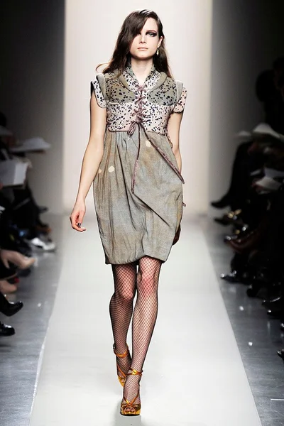 Look 32